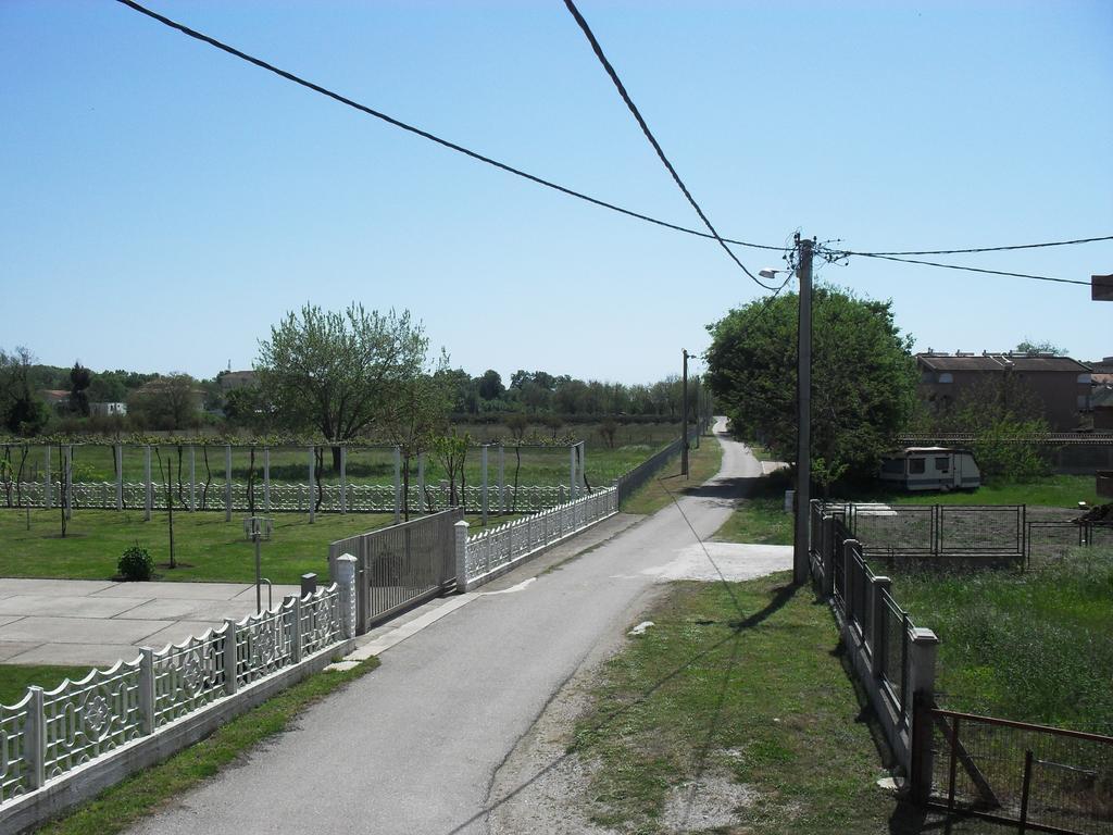 Kastrati Apartments Ulcinj Bilik gambar