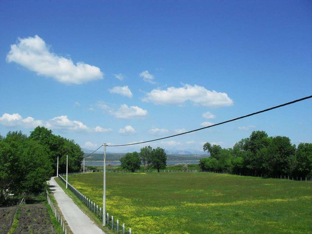 Kastrati Apartments Ulcinj Bilik gambar